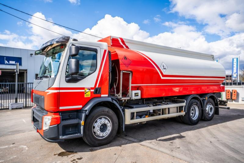Volvo FE 320+MAGYAR 19.000L/5Comp. - Camião cisterna: foto 1 Volvo FE 320+MAGYAR 19.000L/5Comp. - Camião cisterna: foto 1