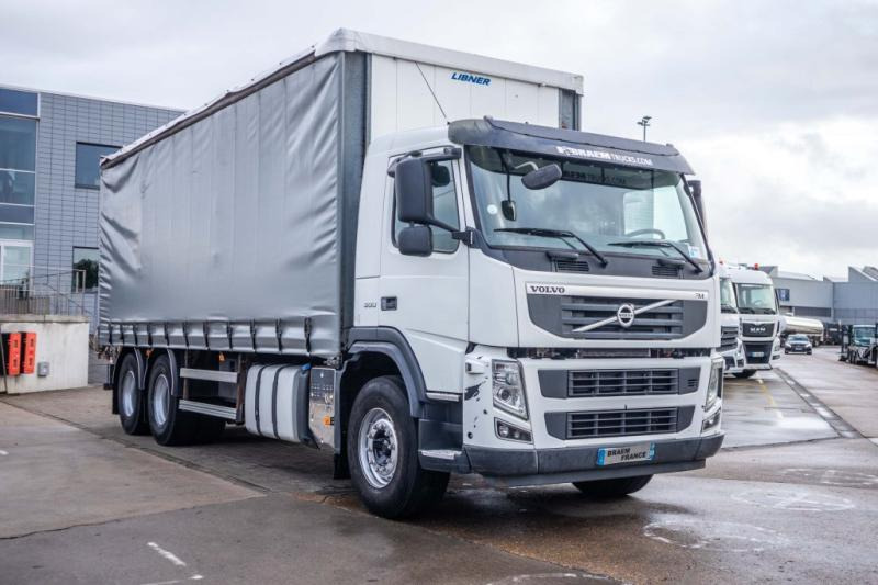 Volvo FM 330-6x2-E5+10 pneus/tires+intarder - Camião de lona: foto 2 Volvo FM 330-6x2-E5+10 pneus/tires+intarder - Camião de lona: foto 2