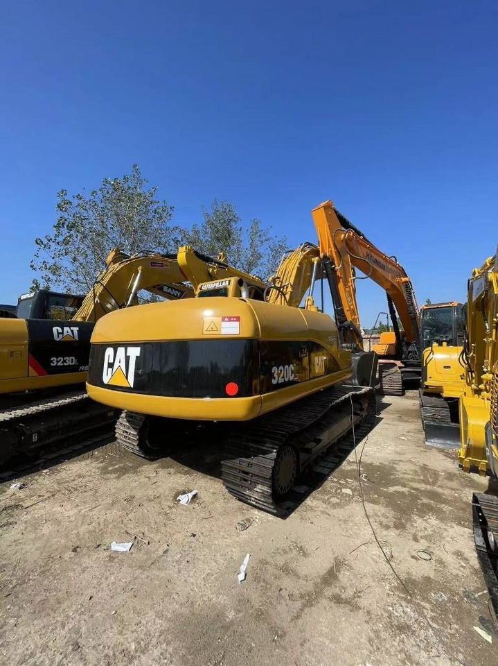 Escavadora de rastos CAT 320 GC: foto 1