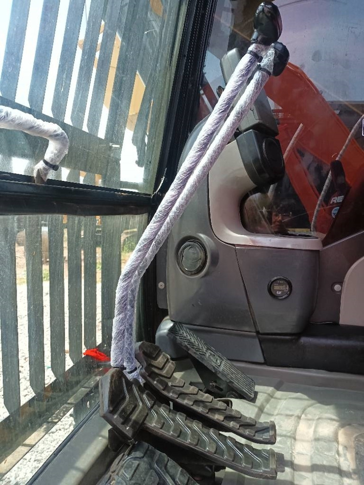 CAT 320D2 - Escavadora de rastos: foto 2 CAT 320D2 - Escavadora de rastos: foto 2