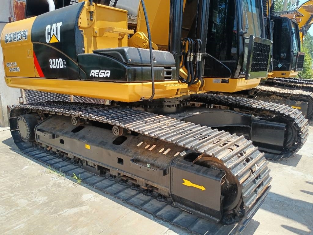 Locação financeira de CAT 320D2L  CAT 320D2L: foto 9