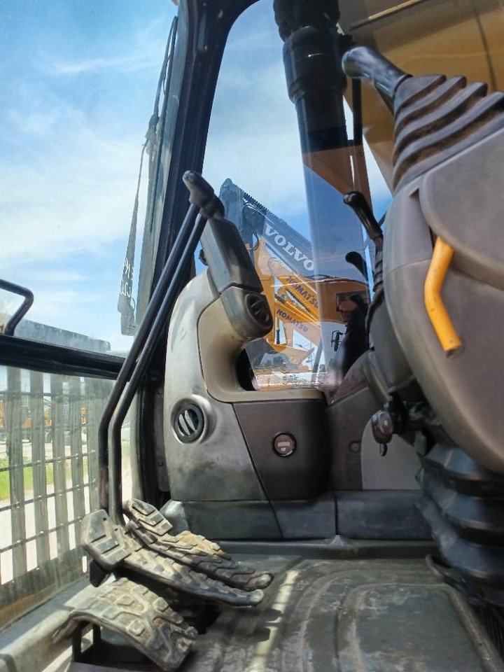 Locação financeira de CAT 320D2L  CAT 320D2L: foto 6