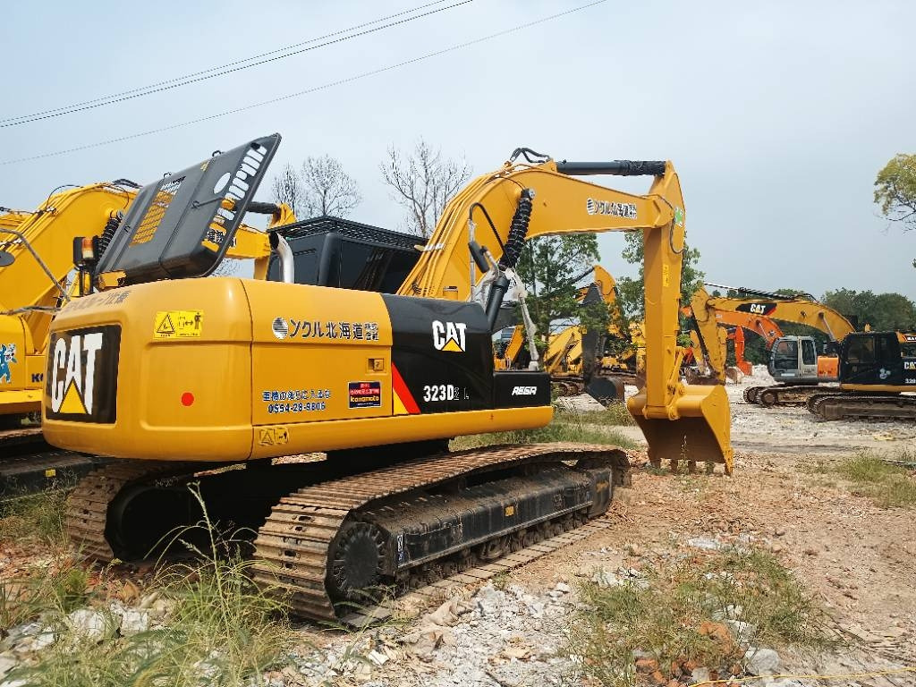 CAT 323D2  - Escavadora de rastos: foto 1 CAT 323D2  - Escavadora de rastos: foto 1