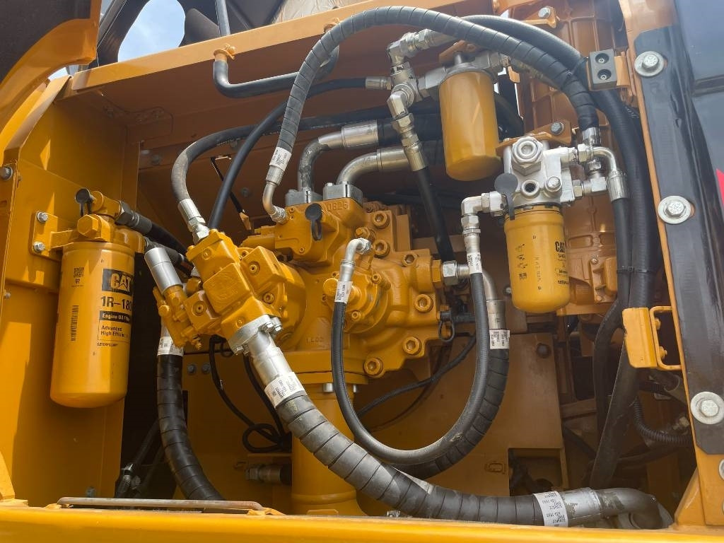 Escavadora de rastos CAT 330D2: foto 10