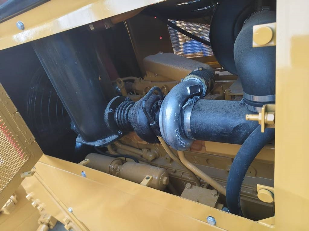 Escavadora de rastos novo CAT D6G2: foto 9