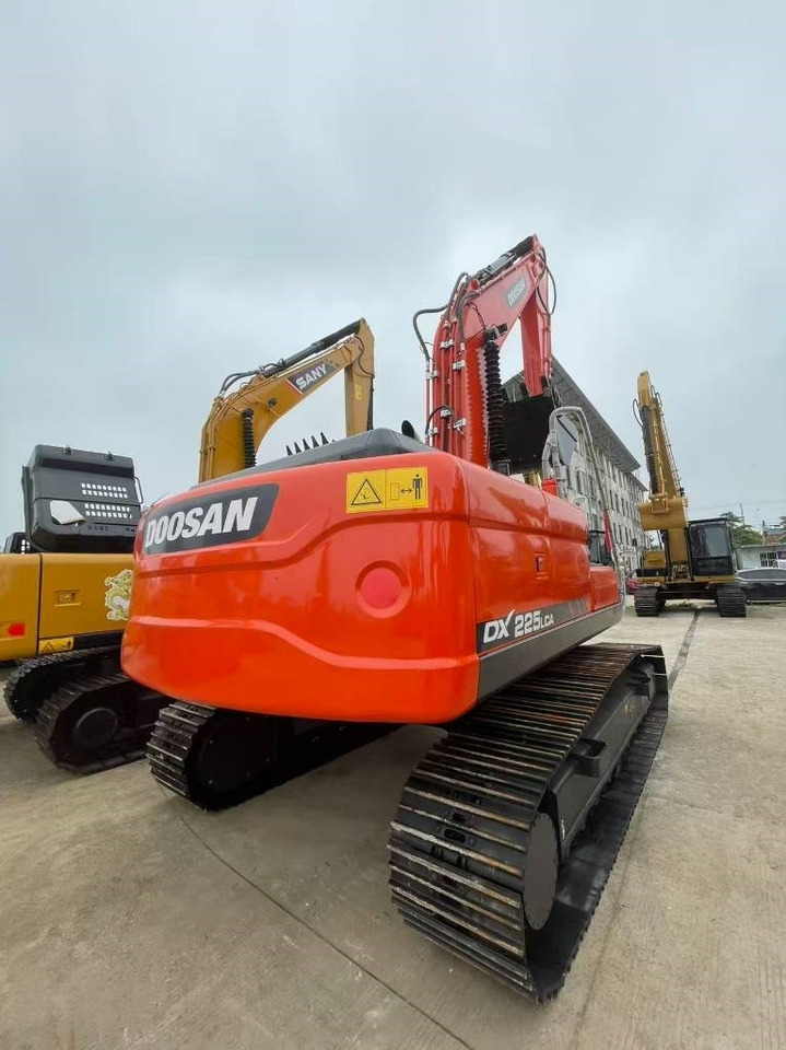 Doosan DX 225 LC - Escavadora de rastos: foto 4 Doosan DX 225 LC - Escavadora de rastos: foto 4