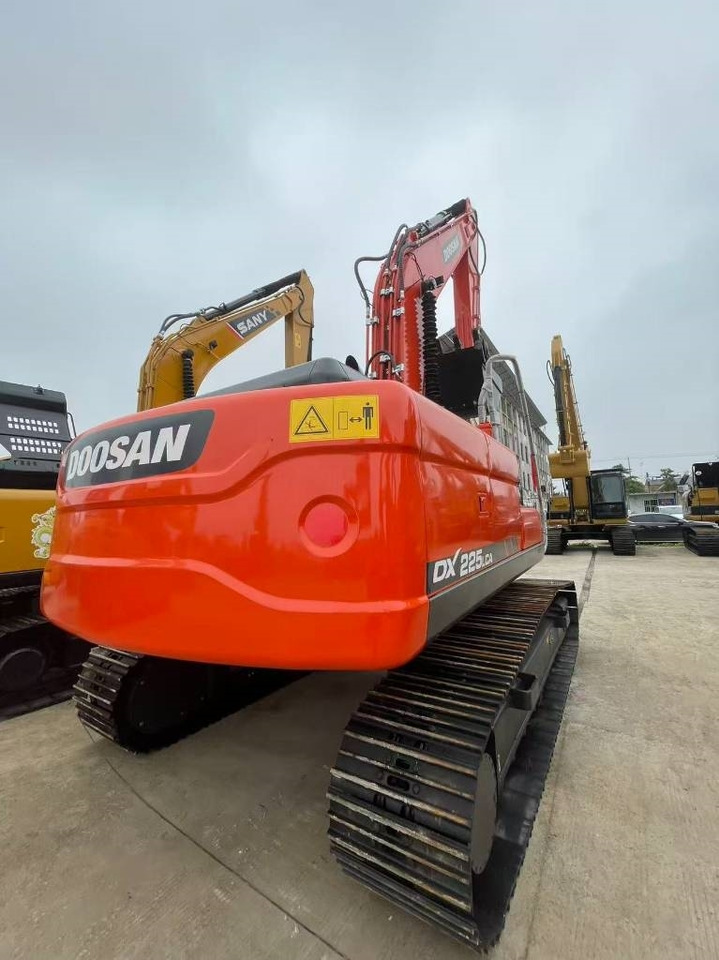 Doosan DX 225 LC - Escavadora de rastos: foto 3 Doosan DX 225 LC - Escavadora de rastos: foto 3