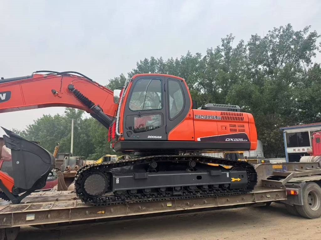 Doosan DX 225 LCA - Escavadora de rastos: foto 3 Doosan DX 225 LCA - Escavadora de rastos: foto 3