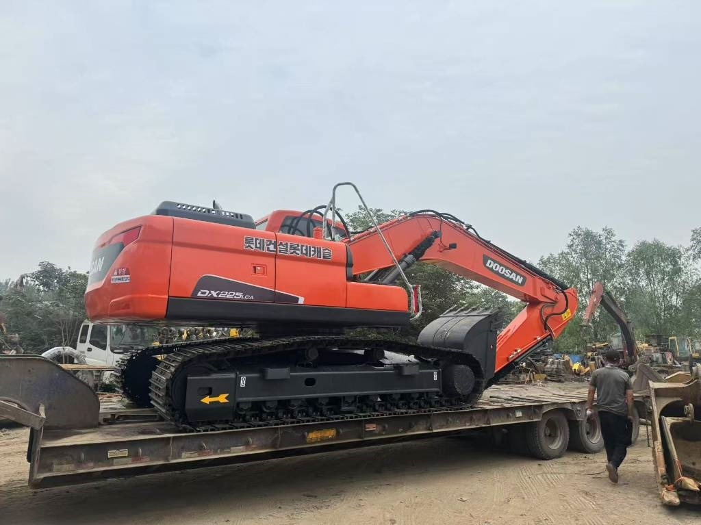 Doosan DX 225 LCA - Escavadora de rastos: foto 5 Doosan DX 225 LCA - Escavadora de rastos: foto 5