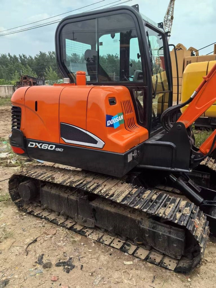 Doosan DX 60 - Escavadora de rastos: foto 3 Doosan DX 60 - Escavadora de rastos: foto 3