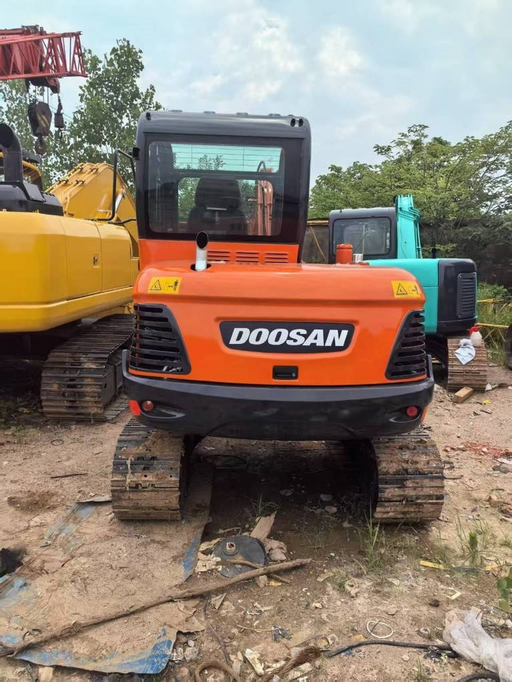 Doosan DX 60 - Escavadora de rastos: foto 2 Doosan DX 60 - Escavadora de rastos: foto 2