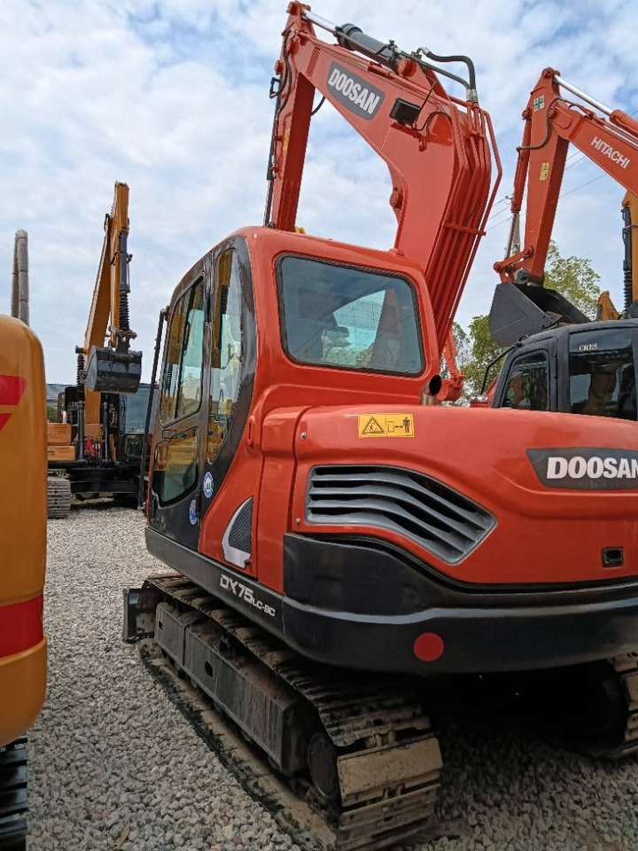 Doosan DX 75 - Escavadora de rastos: foto 4 Doosan DX 75 - Escavadora de rastos: foto 4