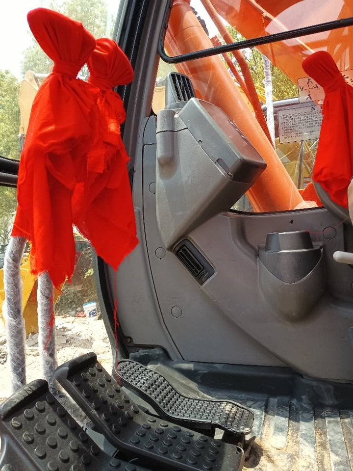 Hitachi ZX 135 U-5 - Escavadora de rastos: foto 5 Hitachi ZX 135 U-5 - Escavadora de rastos: foto 5