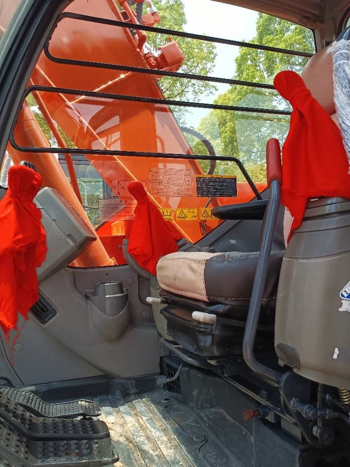 Hitachi ZX 135 U-5 - Escavadora de rastos: foto 4 Hitachi ZX 135 U-5 - Escavadora de rastos: foto 4