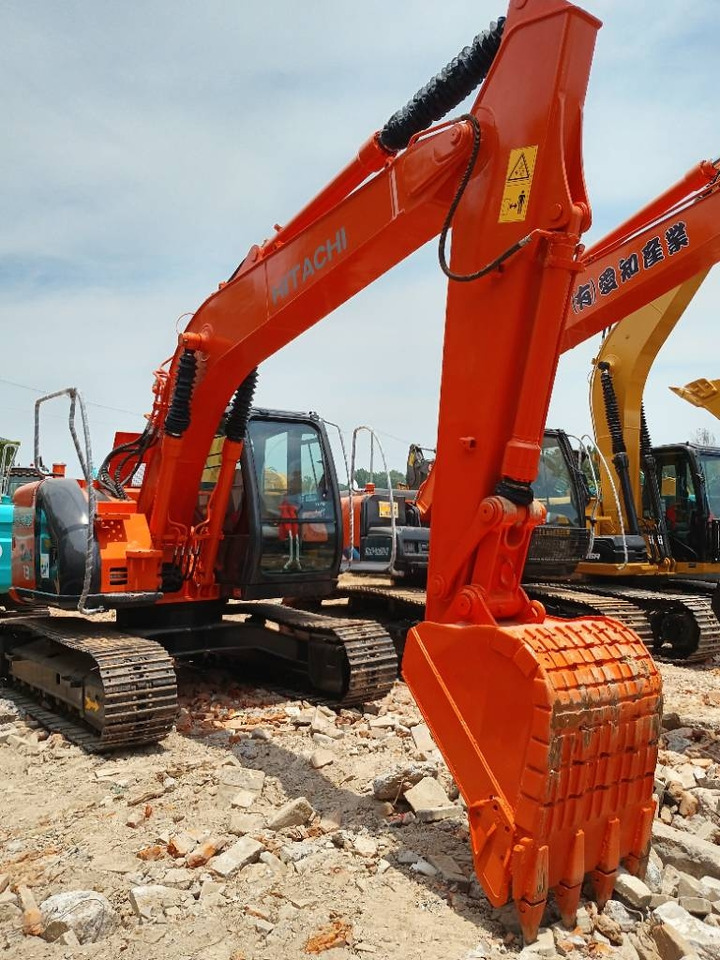 Hitachi ZX 135 U-5 - Escavadora de rastos: foto 1 Hitachi ZX 135 U-5 - Escavadora de rastos: foto 1