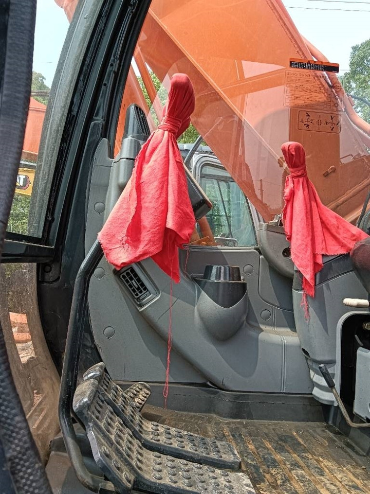 Hitachi ZX 160 - Escavadora de rastos: foto 5 Hitachi ZX 160 - Escavadora de rastos: foto 5