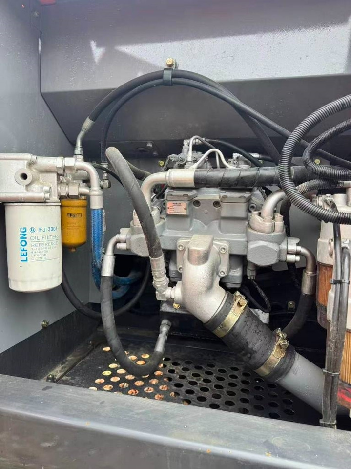 Hitachi ZX 200 - Escavadora de rastos: foto 4 Hitachi ZX 200 - Escavadora de rastos: foto 4