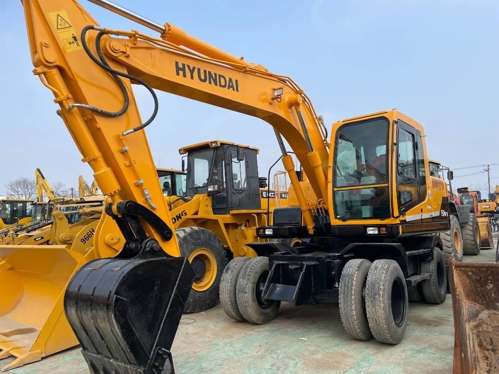 Escavadora de rastos novo Hyundai 150w: foto 1