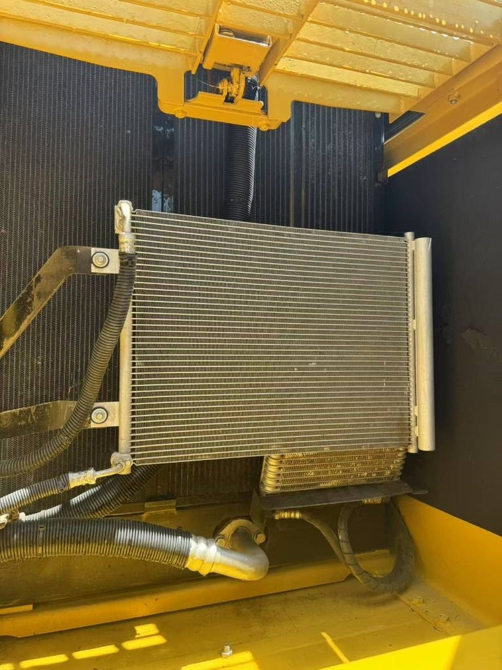 Escavadora de rastos Komatsu PC 200 8N: foto 8