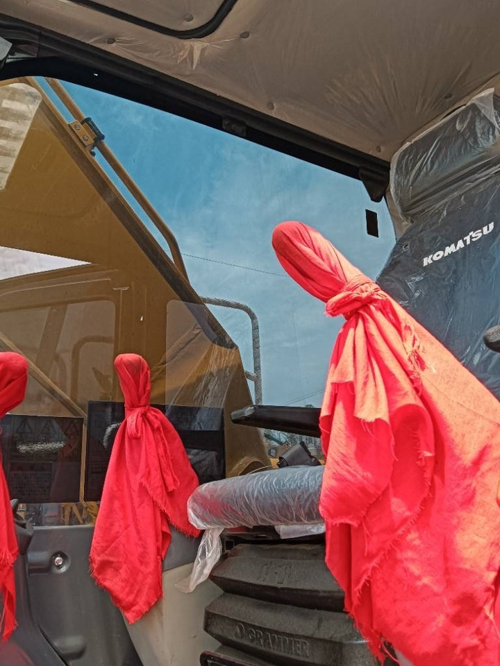 Komatsu PC 210 - Escavadora de rastos: foto 4 Komatsu PC 210 - Escavadora de rastos: foto 4