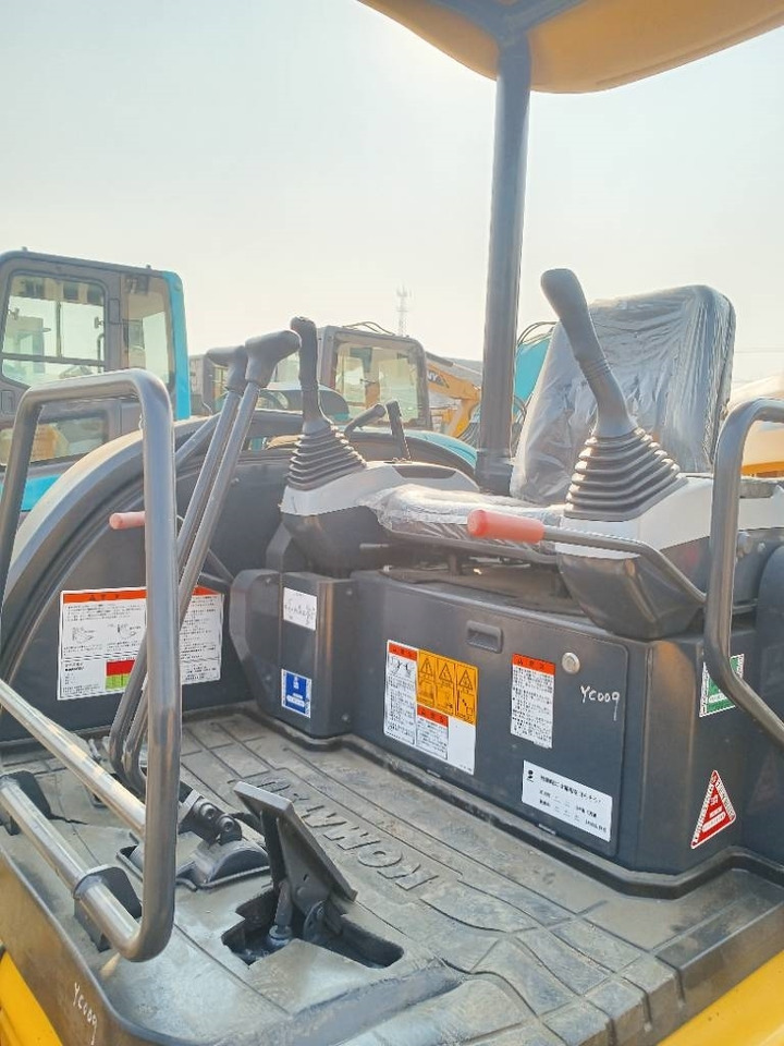 Komatsu PC 35 - Mini escavadeira: foto 4 Komatsu PC 35 - Mini escavadeira: foto 4