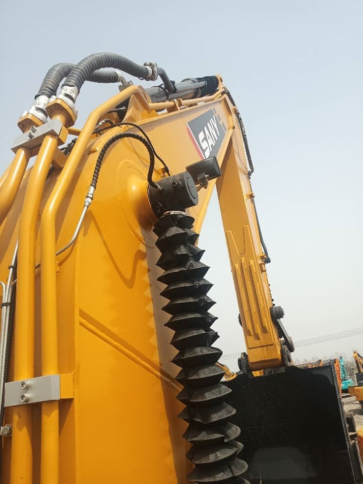 Sany SY 215 C  - Escavadora de rastos: foto 4 Sany SY 215 C  - Escavadora de rastos: foto 4