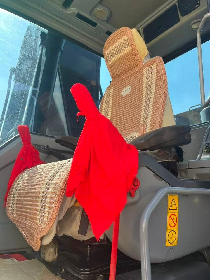 Volvo EC 240 - Escavadora de rastos: foto 4 Volvo EC 240 - Escavadora de rastos: foto 4