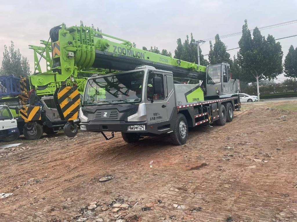 Zoomlion ZTC 500 V - Grua todo o terreno: foto 3 Zoomlion ZTC 500 V - Grua todo o terreno: foto 3