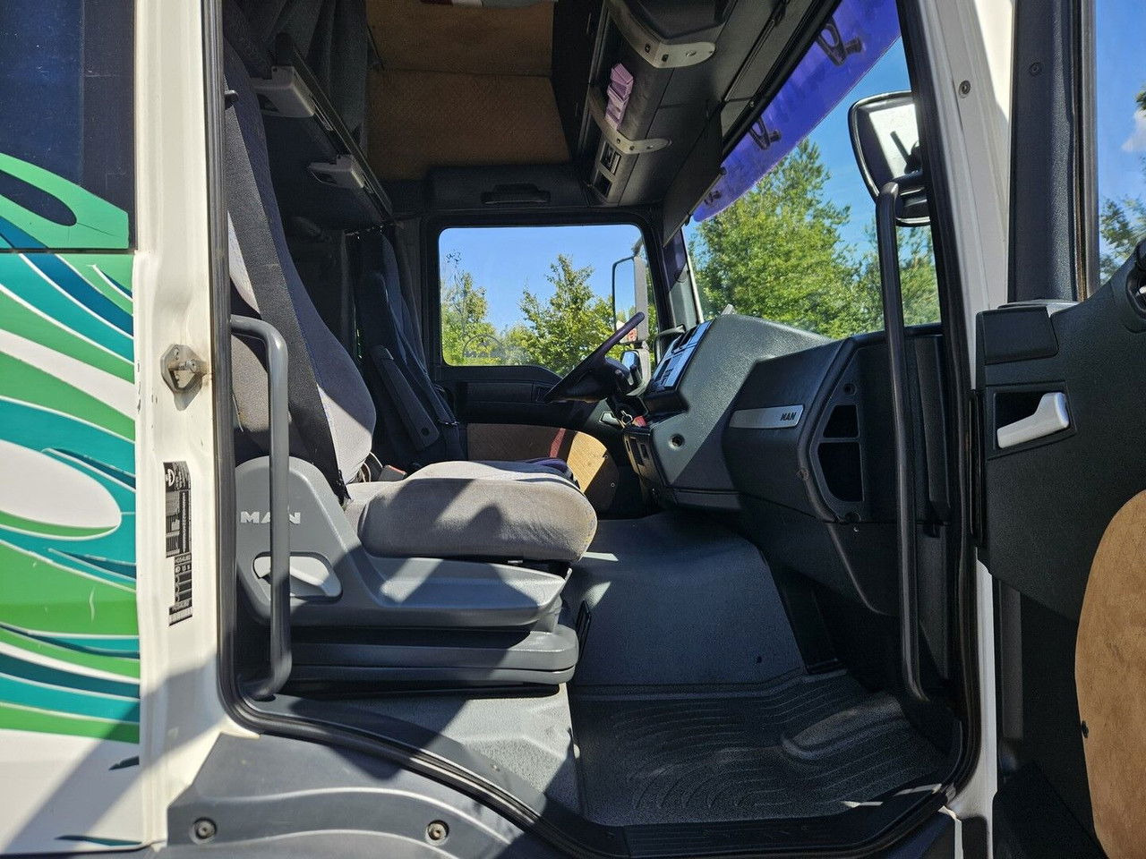 Locação financeira de  MAN 18.413 FLS - Manual pump and injectors, Intarder, Airco MAN 18.413 FLS - Manual pump and injectors, Intarder, Airco: foto 15