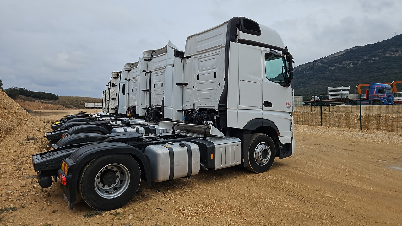 Mercedes-Benz Actros 1851 - Tractor: foto 1 Mercedes-Benz Actros 1851 - Tractor: foto 1