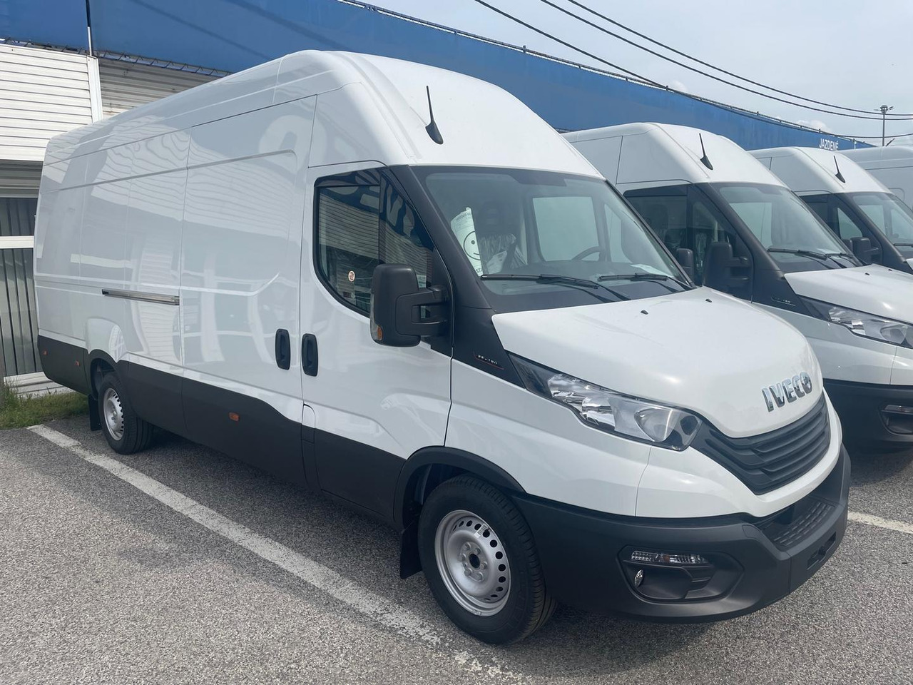 Iveco DAILY VAN, 3.0 D 176k, 35S18H V Evolution H3 - Furgão: foto 1 Iveco DAILY VAN, 3.0 D 176k, 35S18H V Evolution H3 - Furgão: foto 1
