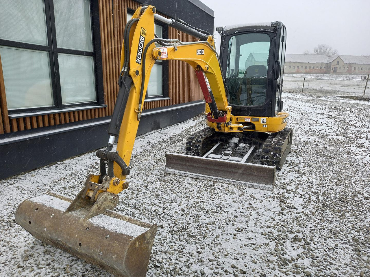 Locação financeira de  JCB 8030, ZTS, Minibager JCB 8030, ZTS, Minibager: foto 14