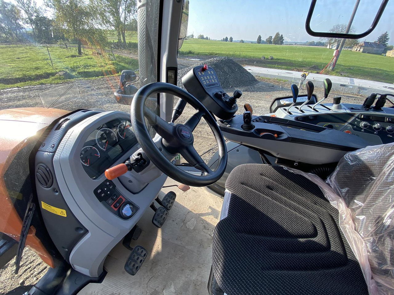 Trator Valtra N, 49 AWI, 134: foto 10