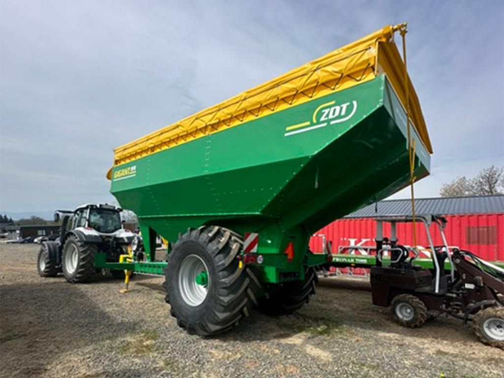 ZDT GIGANT, NP 30, Prekladací voz - Reboque agrícola: foto 1 ZDT GIGANT, NP 30, Prekladací voz - Reboque agrícola: foto 1