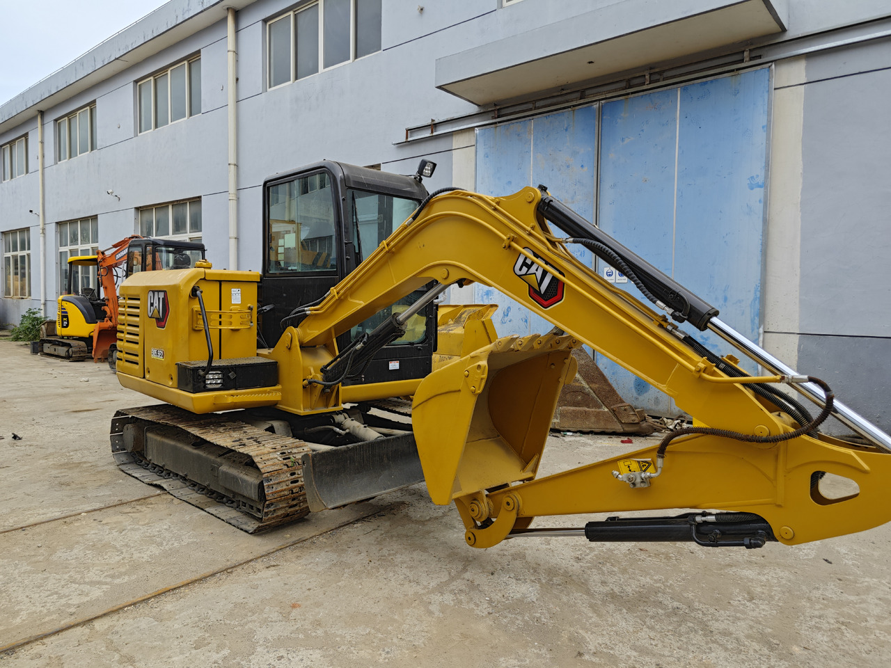 CATERPILLAR 305.5E - Mini escavadeira: foto 2 CATERPILLAR 305.5E - Mini escavadeira: foto 2