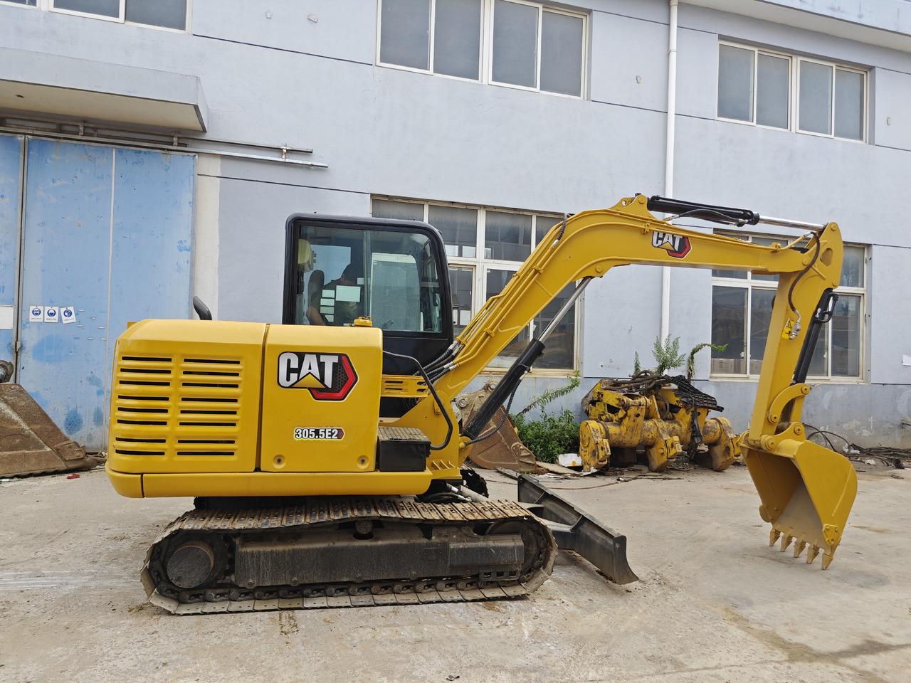 CATERPILLAR 305.5E - Mini escavadeira: foto 1 CATERPILLAR 305.5E - Mini escavadeira: foto 1
