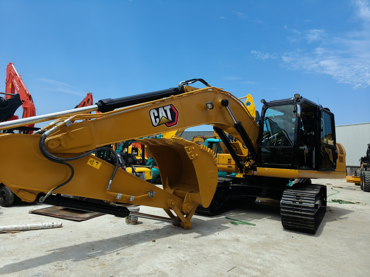 CATERPILLAR 320GX - Escavadora de rastos: foto 2 CATERPILLAR 320GX - Escavadora de rastos: foto 2