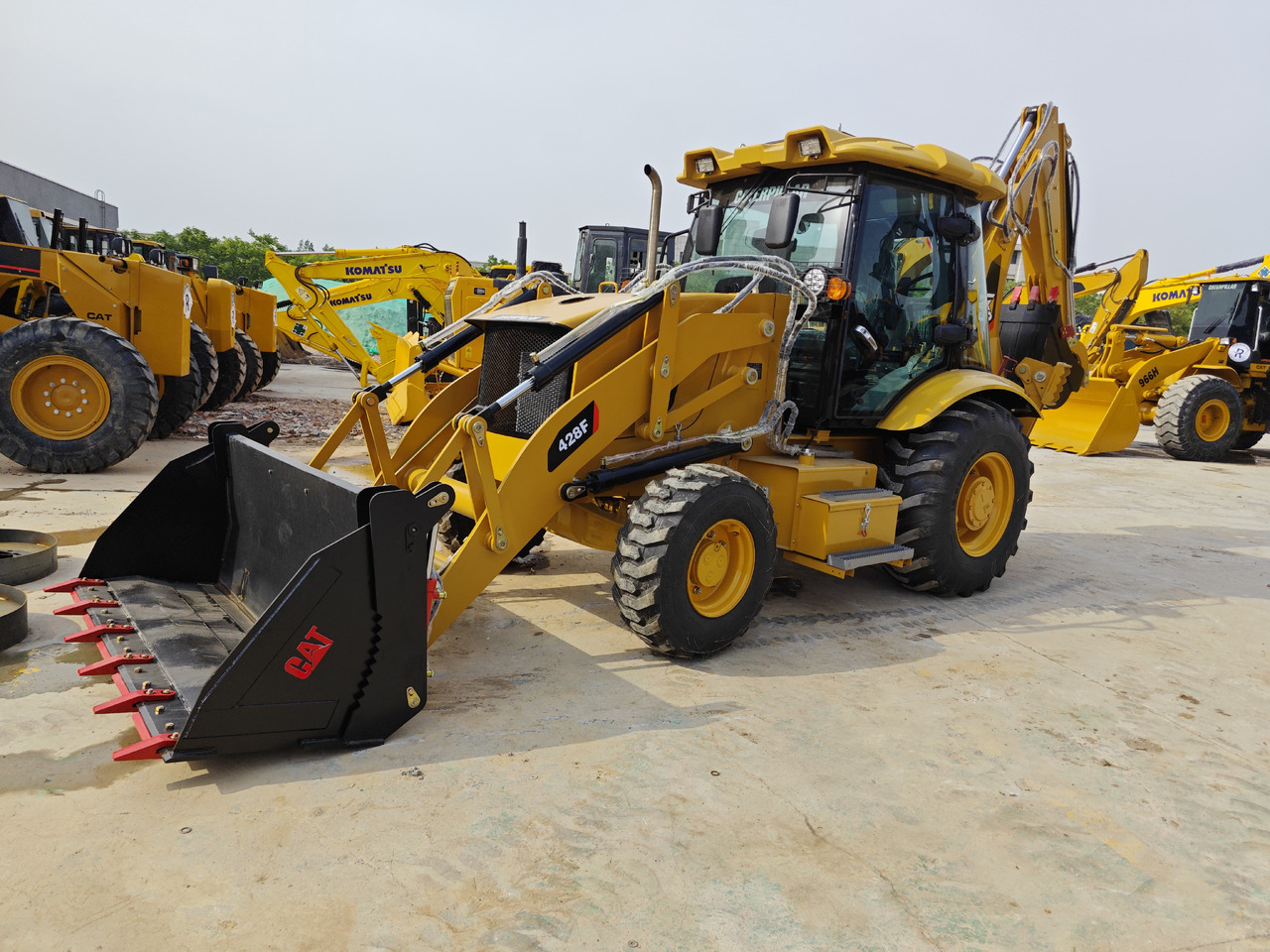 CATERPILLAR 428F backhoe loader - Retroescavadeira: foto 1 CATERPILLAR 428F backhoe loader - Retroescavadeira: foto 1