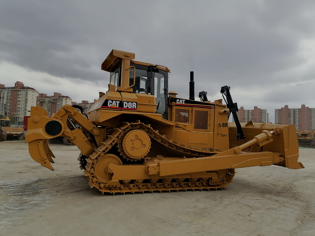 CATERPILLAR D8R - Buldôzer: foto 3 CATERPILLAR D8R - Buldôzer: foto 3