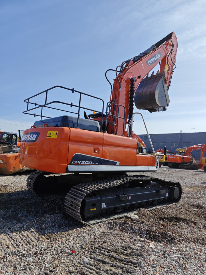 DOOSAN DX300 used excavator - Grua móvel: foto 3 DOOSAN DX300 used excavator - Grua móvel: foto 3
