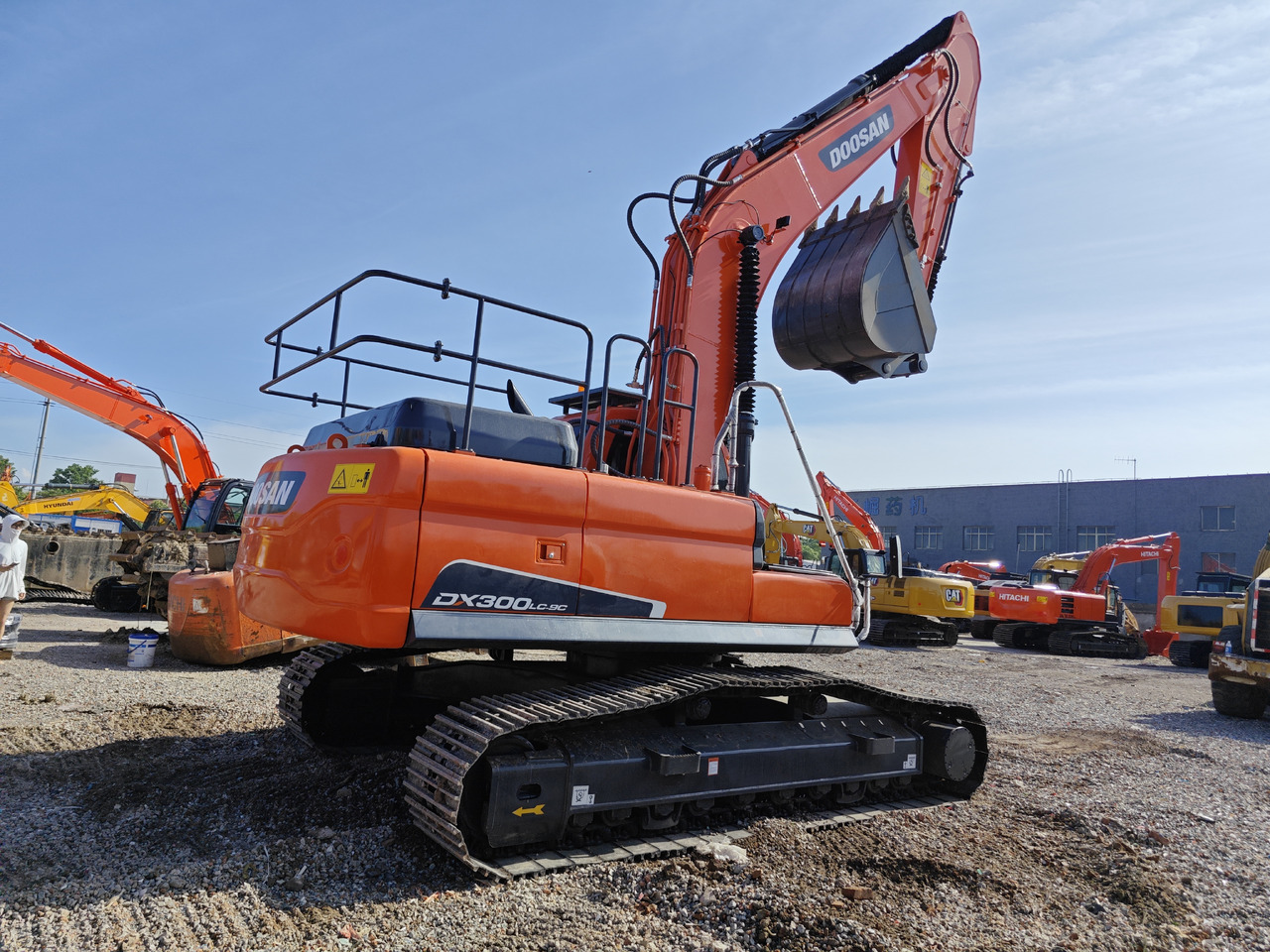 DOOSAN DX300 used excavator - Grua móvel: foto 4 DOOSAN DX300 used excavator - Grua móvel: foto 4
