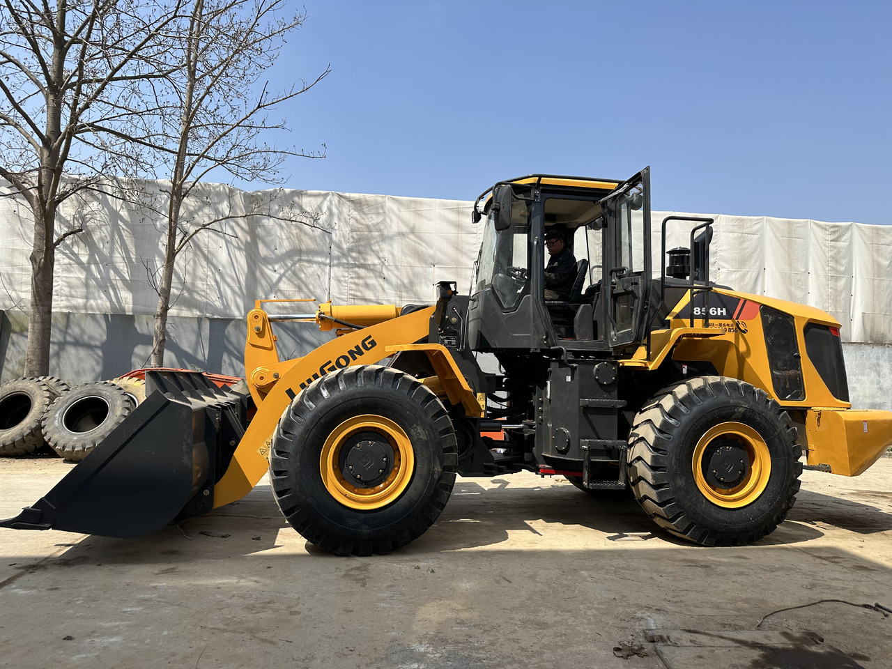 LIUGONG 856H used lugong 856 wheel loader - Pá carregadora de rodas: foto 1 LIUGONG 856H used lugong 856 wheel loader - Pá carregadora de rodas: foto 1
