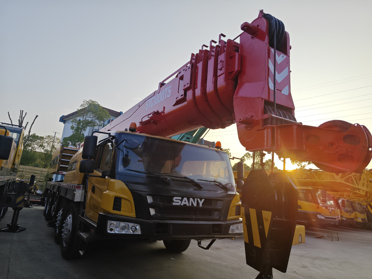 SANY STC1000 - Grua móvel: foto 1 SANY STC1000 - Grua móvel: foto 1