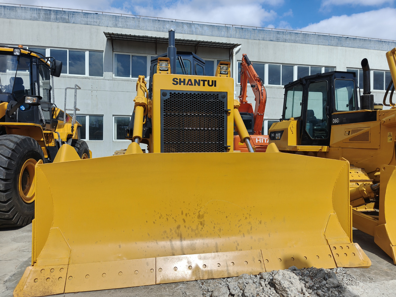 SHANTUI SD22 dozer - Buldôzer: foto 1 SHANTUI SD22 dozer - Buldôzer: foto 1