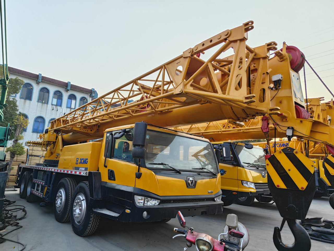 XCMG QY55KC used 55ton truck crane - Grua móvel: foto 1 XCMG QY55KC used 55ton truck crane - Grua móvel: foto 1