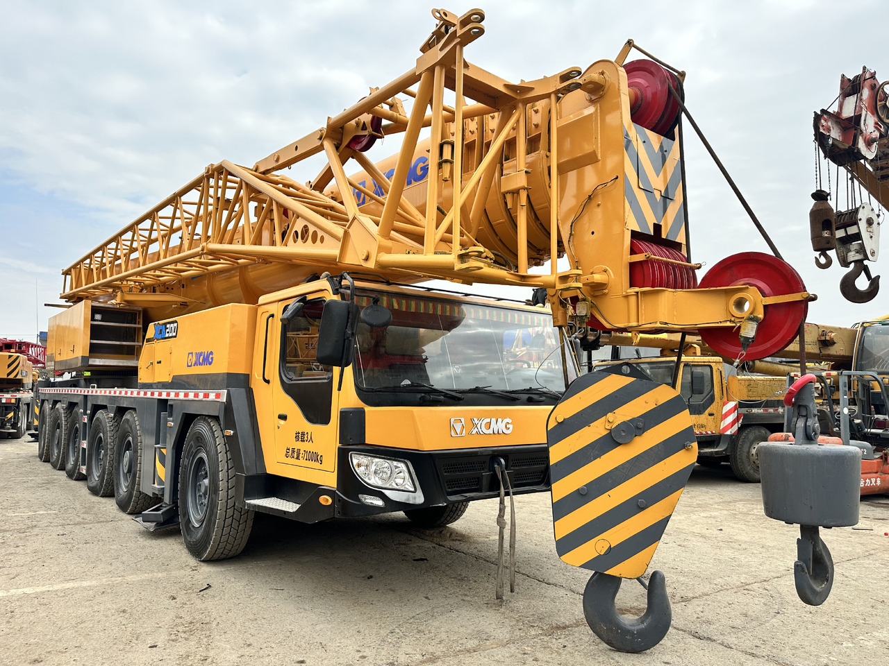 XCMG XCA200 200TON Truck crane - Grua móvel: foto 3 XCMG XCA200 200TON Truck crane - Grua móvel: foto 3