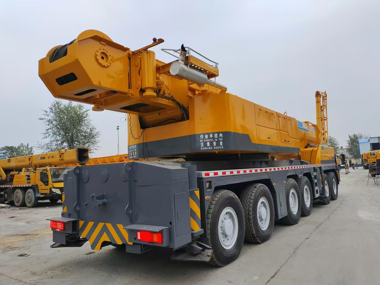 XCMG XCA260 260TON TRUCK CRANE - Grua móvel: foto 2 XCMG XCA260 260TON TRUCK CRANE - Grua móvel: foto 2