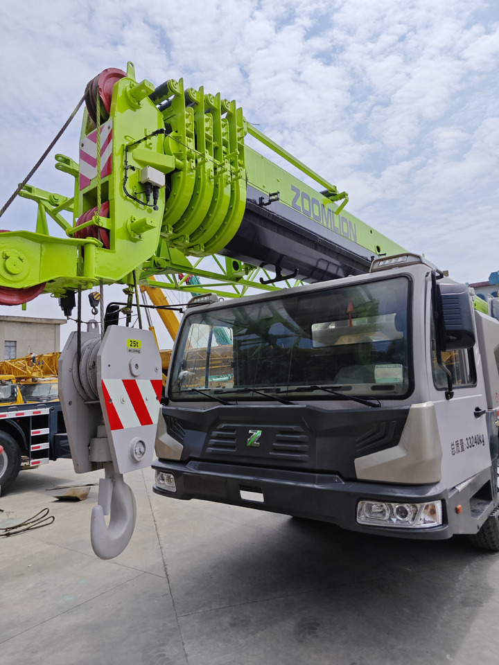 ZOOMLION ZTC251V - Grua móvel: foto 3 ZOOMLION ZTC251V - Grua móvel: foto 3