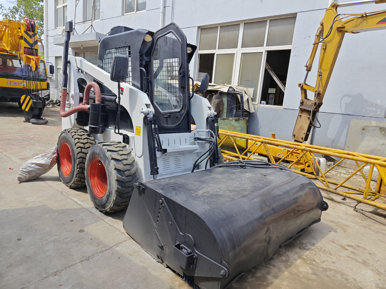 Bobcat S300 - Mini pá carregadora: foto 3 Bobcat S300 - Mini pá carregadora: foto 3