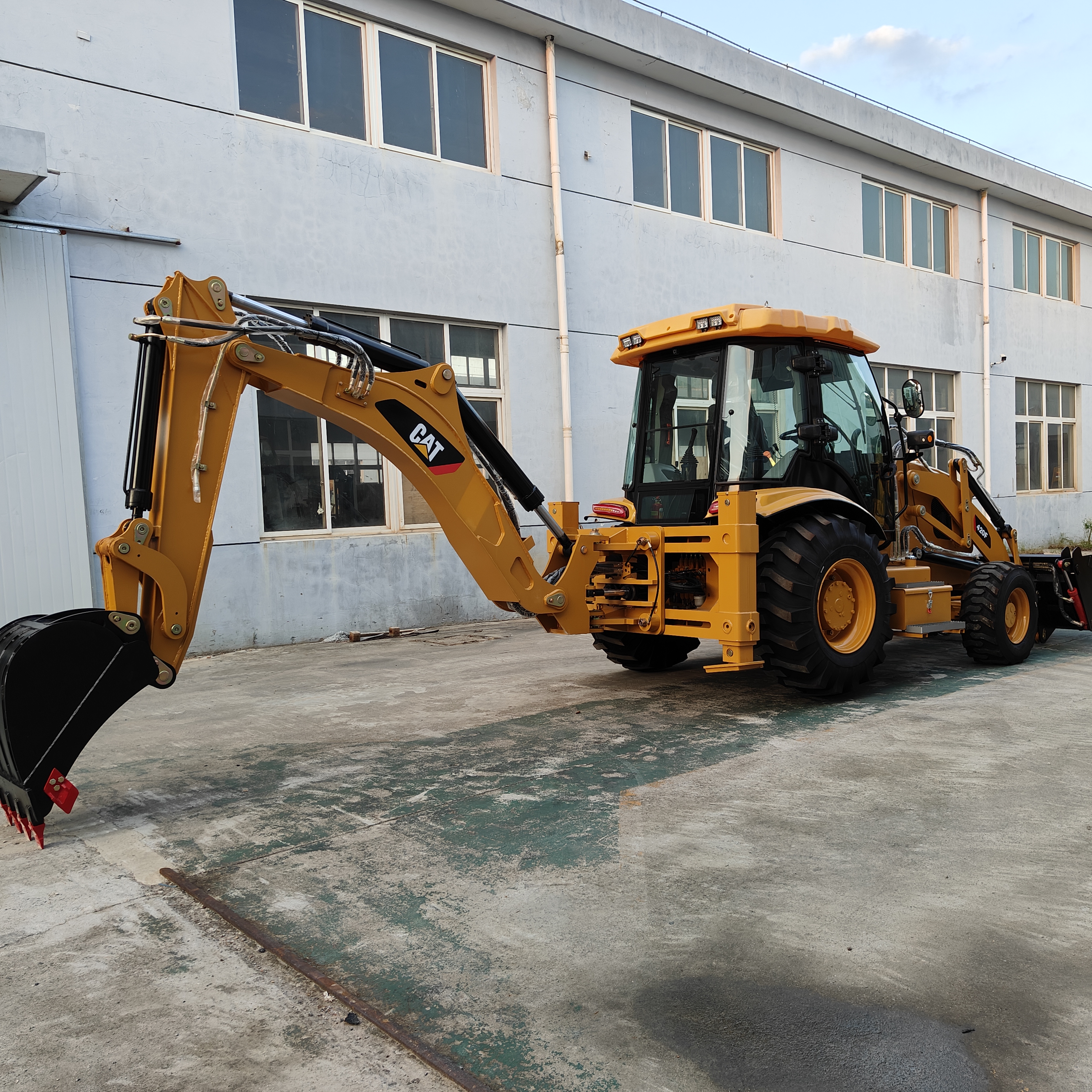 Caterpillar 420F used cat loader - Retroescavadeira: foto 3 Caterpillar 420F used cat loader - Retroescavadeira: foto 3